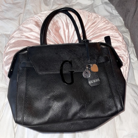Guess Handbags - Guess handbag with defects
